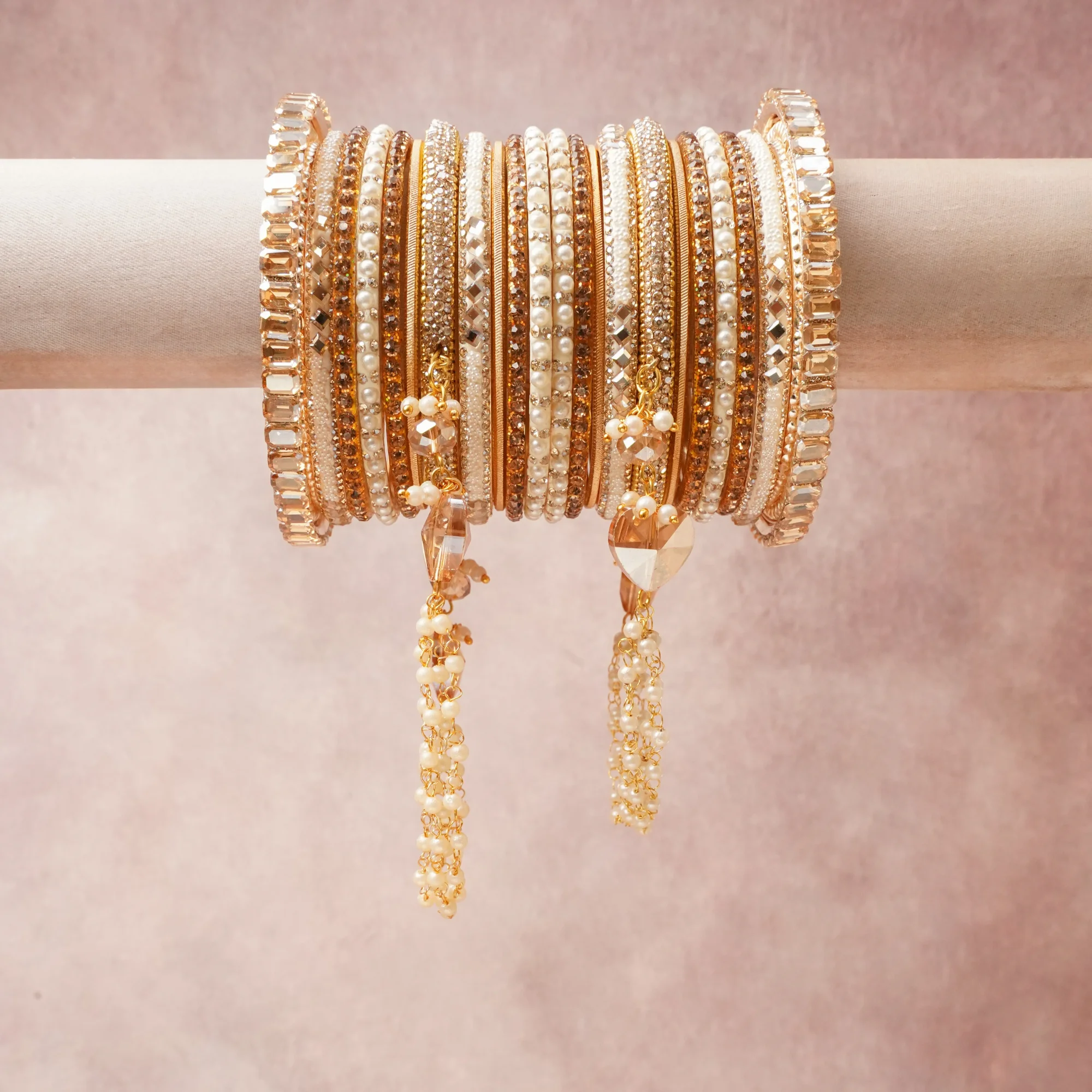 A majestic Champagne Gold set, complemented by Ivory, Clear Crystal, Bronze Sparkle featuring Gold-toned Metal, Faceted Crystals, Faux Pearls, Glass Seed Beads.
Rich, ceremonial, and designed to be passed through generations.